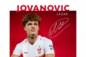 官方：塞尔超18岁小将约万诺维奇加盟斯图加特，合同期至2029年